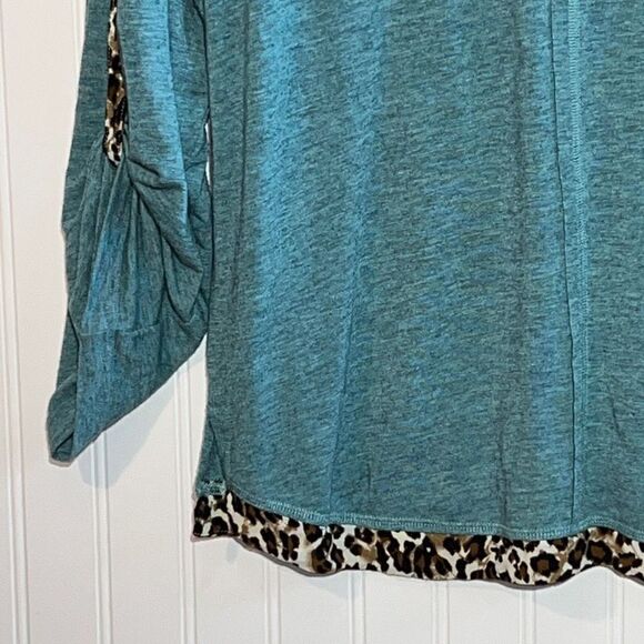 Kori America women’s small green/blue vneck long sleeve blouse animal print trim - Picture 8 of 10